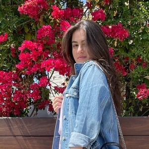 Meet your Posher, Phoebe